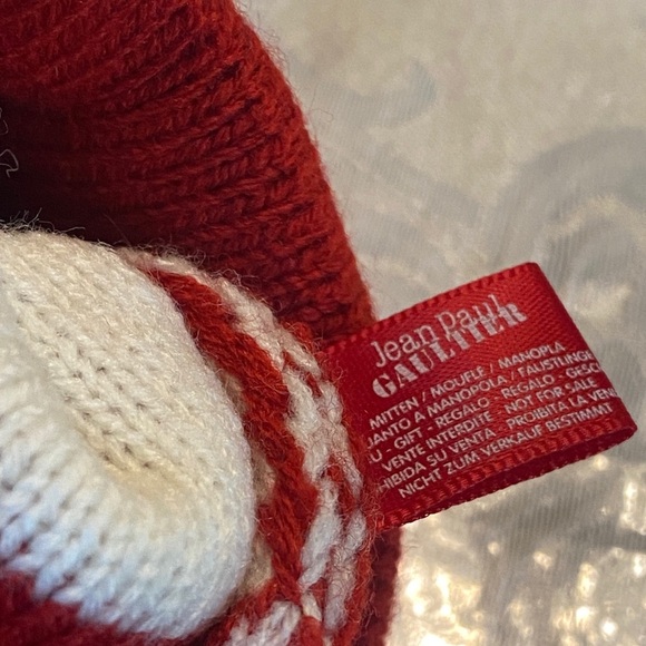 Jean Paul Gaultier Red Knit Mittens and Scarf Set new comes in packaging no tags - Picture 4 of 8